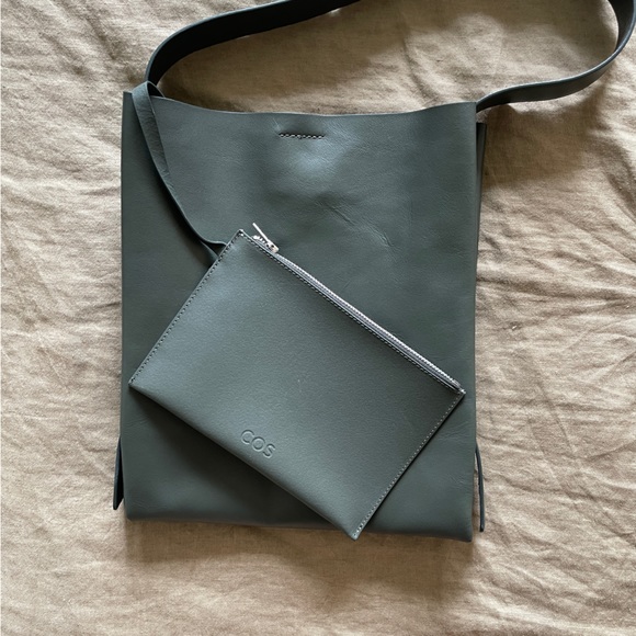 COS Medium Shopper Grained Leather Tote - Picture 8 of 14